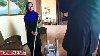 Arab maid paid to fuck her boss